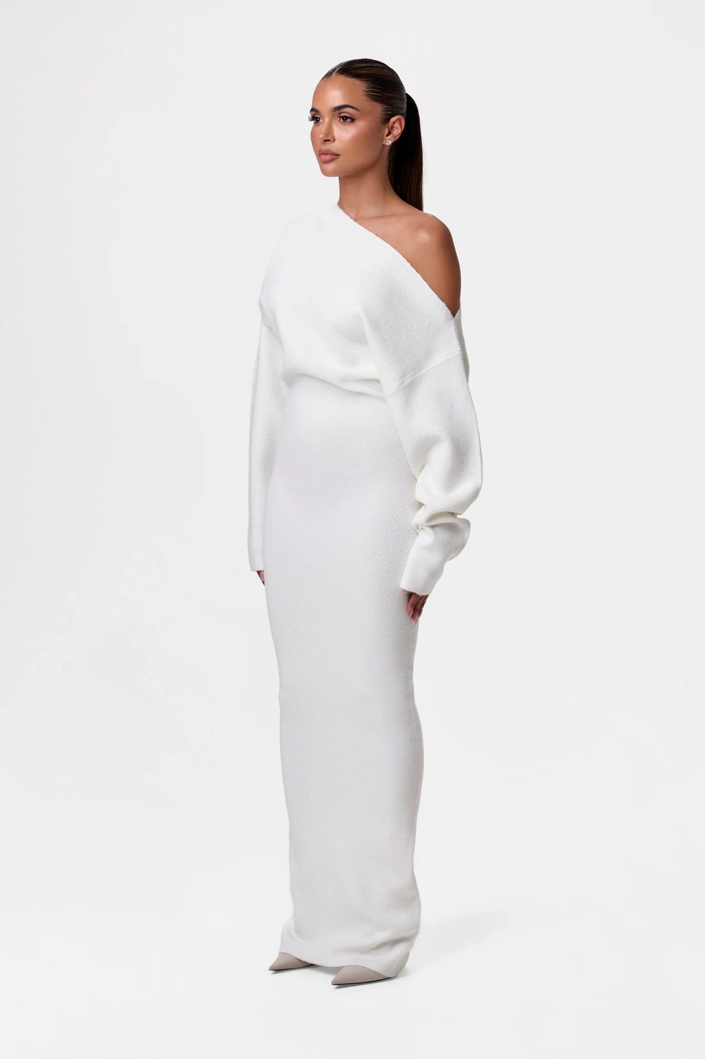 Vanessa Off-Shoulder Form-Fitting Maxi Dress