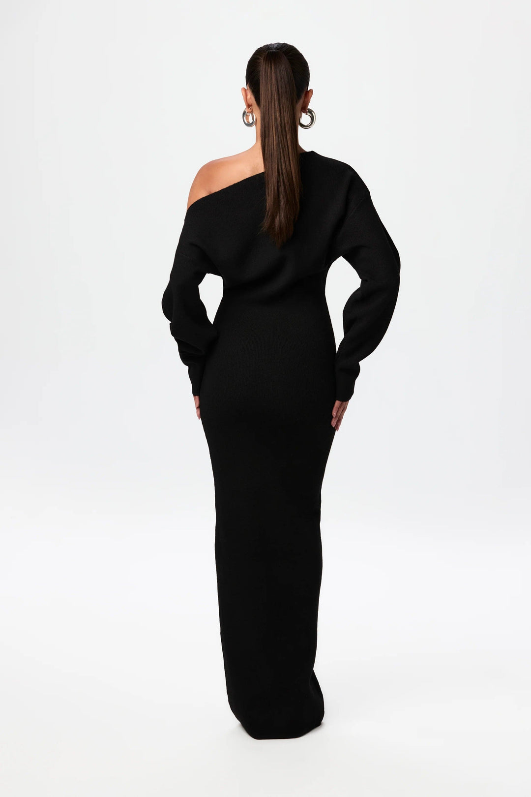 Vanessa Off-Shoulder Form-Fitting Maxi Dress